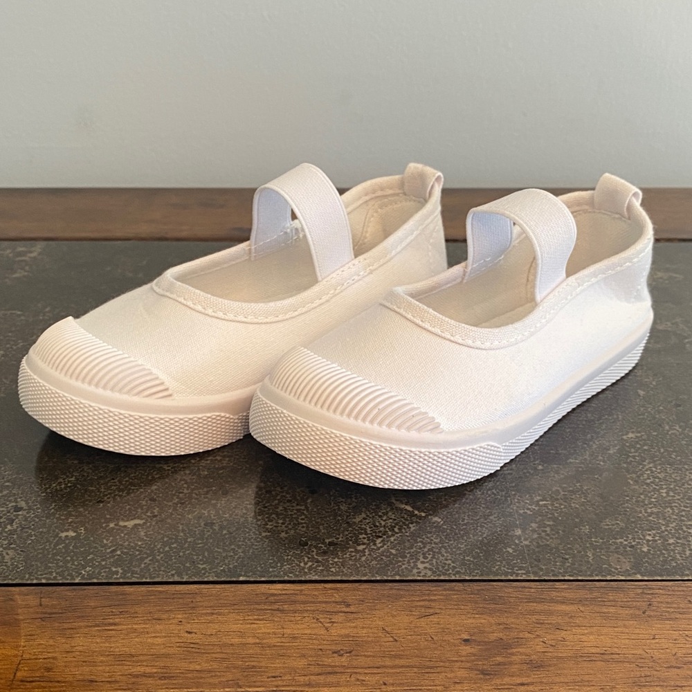 NWOT Toddler Girl’s White Sneakers